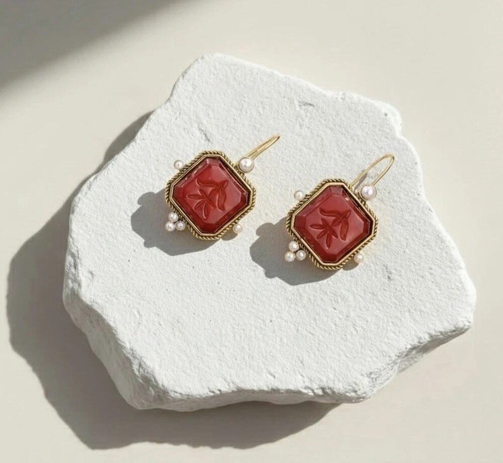 Intaglio Earrings Museum Pearl Red Gold Cameo Flower Geometric Court Palace VTG